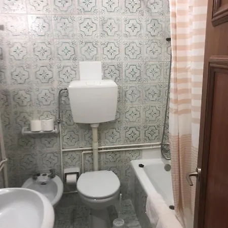 Maria Quarto em Acomodações Particulares
